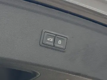 AUDI Q5 40 TDI quattro S-tronic S-line AHK LED RFK