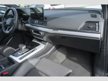 AUDI Q5 Sportback 40 TDI quattro S line Pano AHK Opti
