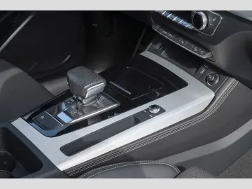 AUDI Q5 Sportback 40 TDI quattro S line Pano AHK Opti