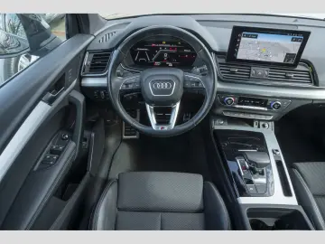 AUDI Q5 Sportback 40 TDI quattro S line Pano AHK Opti
