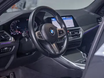 BMW 320d Touring xDrive M Sport HUD Pano Laser ACC