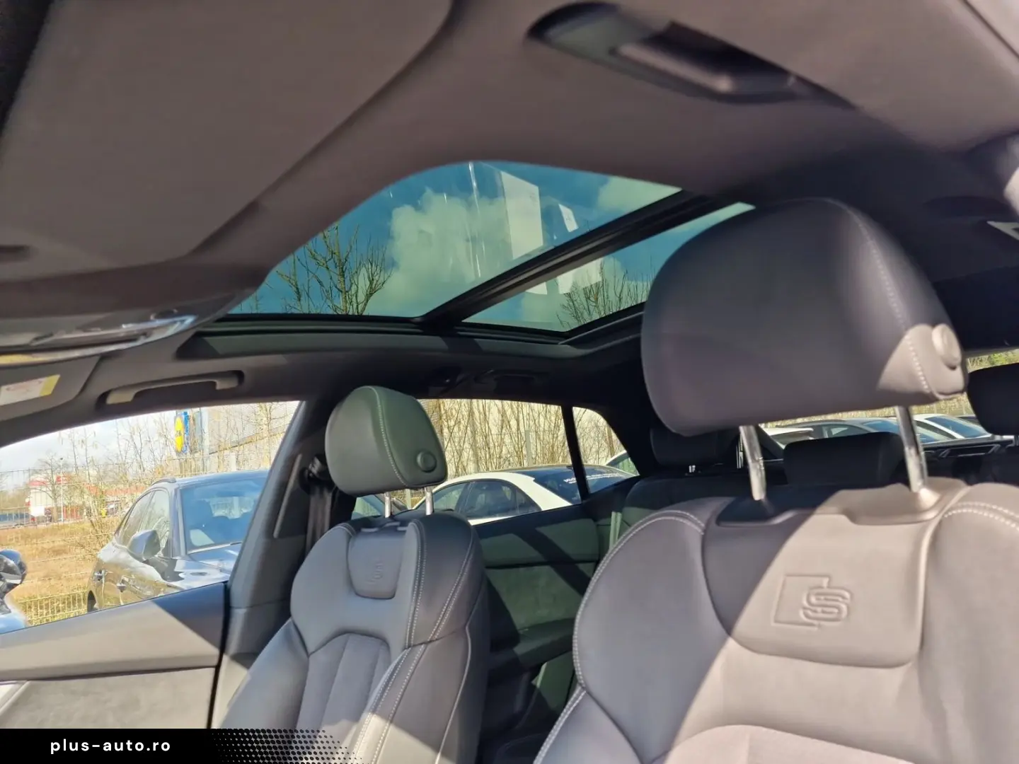 AUDI Q8 55 TFSI qu S line MATRIX PANO Luft AHK B&O