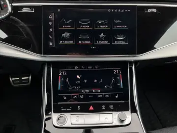 AUDI Q8 S line 55 TFSIe quattro MATRIX B&O RFK