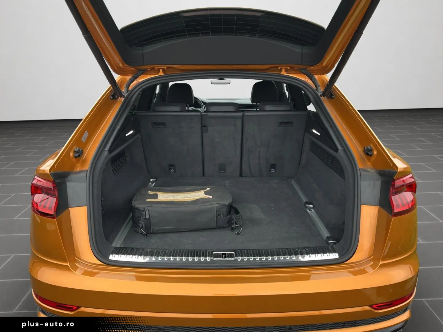 AUDI Q8 S line 55 TFSIe quattro MATRIX B&O RFK