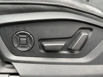 AUDI Q8 S line 55 TFSIe quattro MATRIX B&O RFK