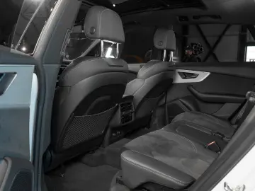 AUDI Q8 55 TFSI quattro Matrix LED SoftClose B&O