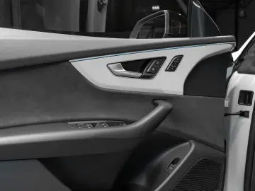 AUDI Q8 55 TFSI quattro Matrix LED SoftClose B&O