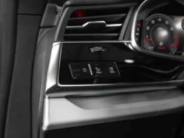 AUDI Q8 55 TFSI quattro Matrix LED SoftClose B&O