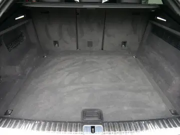 AUDI Q8 50 TDI QUATTRO TIPTRONIC S-LINE   22 ZOLL   L