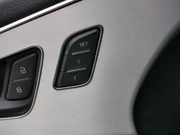 AUDI Q8 50 TDI QUATTRO TIPTRONIC S-LINE   22 ZOLL   L