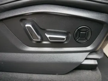 AUDI Q8 50 TDI QUATTRO TIPTRONIC S-LINE   22 ZOLL   L