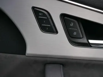 AUDI Q8 50 TDI QUATTRO TIPTRONIC S-LINE   22 ZOLL   L