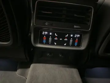 AUDI Q8 55 TFSI qu.tiptr. AHK MATRIX 360 K HUD VIRTUA