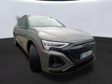 AUDI Q8 Sportback e-tron 55 quattro S line NP 122T¤