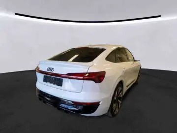 AUDI Q8 SB 55 S-Line PANO AHK MATRIX LEDER SHZ 55 qua