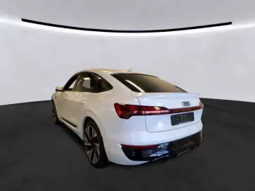 AUDI Q8 SB 55 S-Line PANO AHK MATRIX LEDER SHZ 55 qua