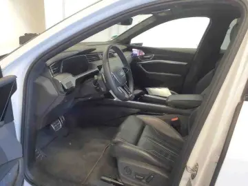 AUDI Q8 SB 55 S-Line PANO AHK MATRIX LEDER SHZ 55 qua