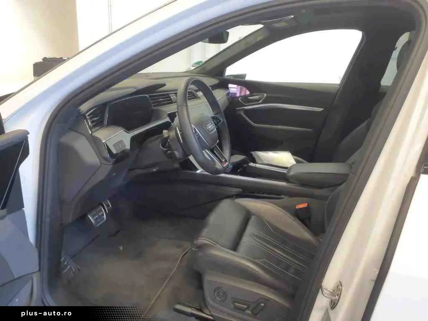 AUDI Q8 SB 55 S-Line PANO AHK MATRIX LEDER SHZ 55 qua