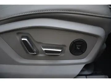 AUDI Q8 55 TFSI e qu. S-Line - Tour Kamera HUD MTRX 1