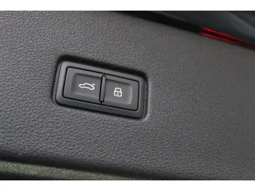 AUDI Q8 55 TFSI e qu. S-Line - Tour Kamera HUD MTRX 1