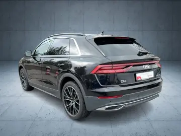 AUDI Q8 SUV 55 TFSI qu. tiptr. Matrix Stdhzg 22 PANO
