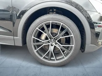 AUDI Q8 SUV 55 TFSI qu. tiptr. Matrix Stdhzg 22 PANO