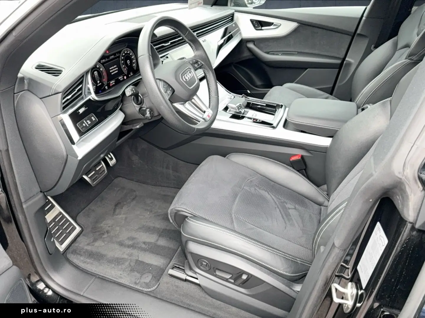 AUDI Q8 SUV 55 TFSI qu. tiptr. Matrix Stdhzg 22 PANO