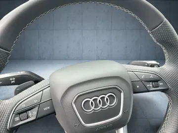 AUDI Q8 SUV 55 TFSI qu. tiptr. Matrix Stdhzg 22 PANO