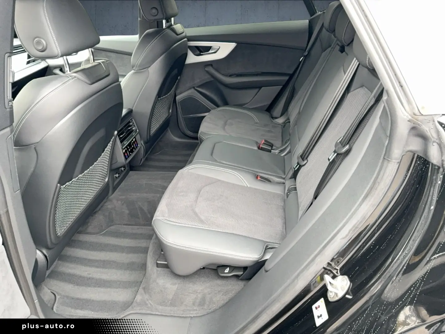 AUDI Q8 SUV 55 TFSI qu. tiptr. Matrix Stdhzg 22 PANO