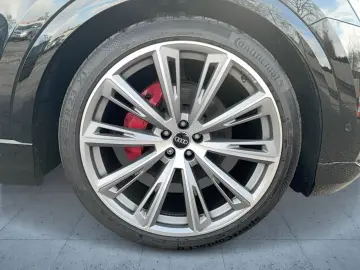 AUDI Q8 SUV 55 TFSI qu. tiptr. 23 Stdhzg Matrix PANO