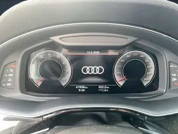 AUDI Q8 SUV 55 TFSI qu. tiptr. 23 Stdhzg Matrix PANO