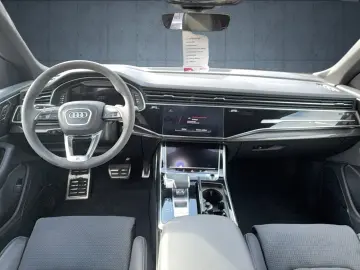 AUDI Q8 SUV 55 TFSI qu. tiptr. 23 Stdhzg Matrix PANO