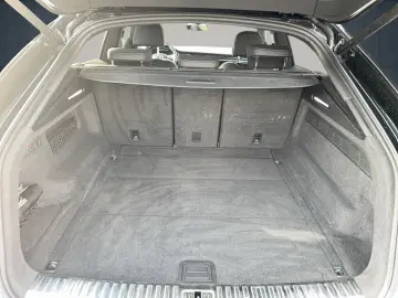 AUDI Q8 SUV 55 TFSI qu. tiptr. 23 Stdhzg Matrix PANO