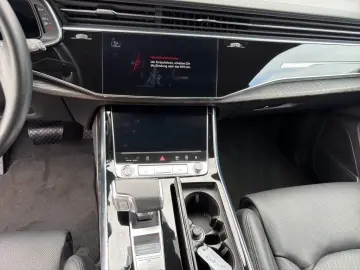 AUDI Q8 55 TFSI qu. tiptronic Matrix Pano 360  ACC
