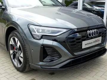 AUDI Q8 55 e-tron quattro 300KW S line  LED ACC PDC