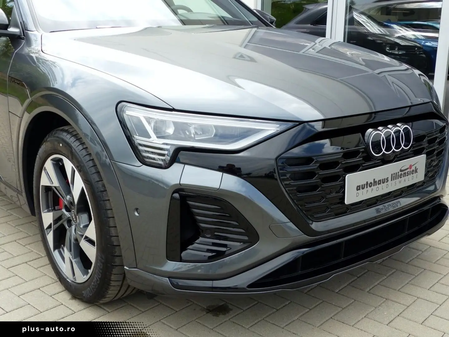 AUDI Q8 55 e-tron quattro 300KW S line  LED ACC PDC