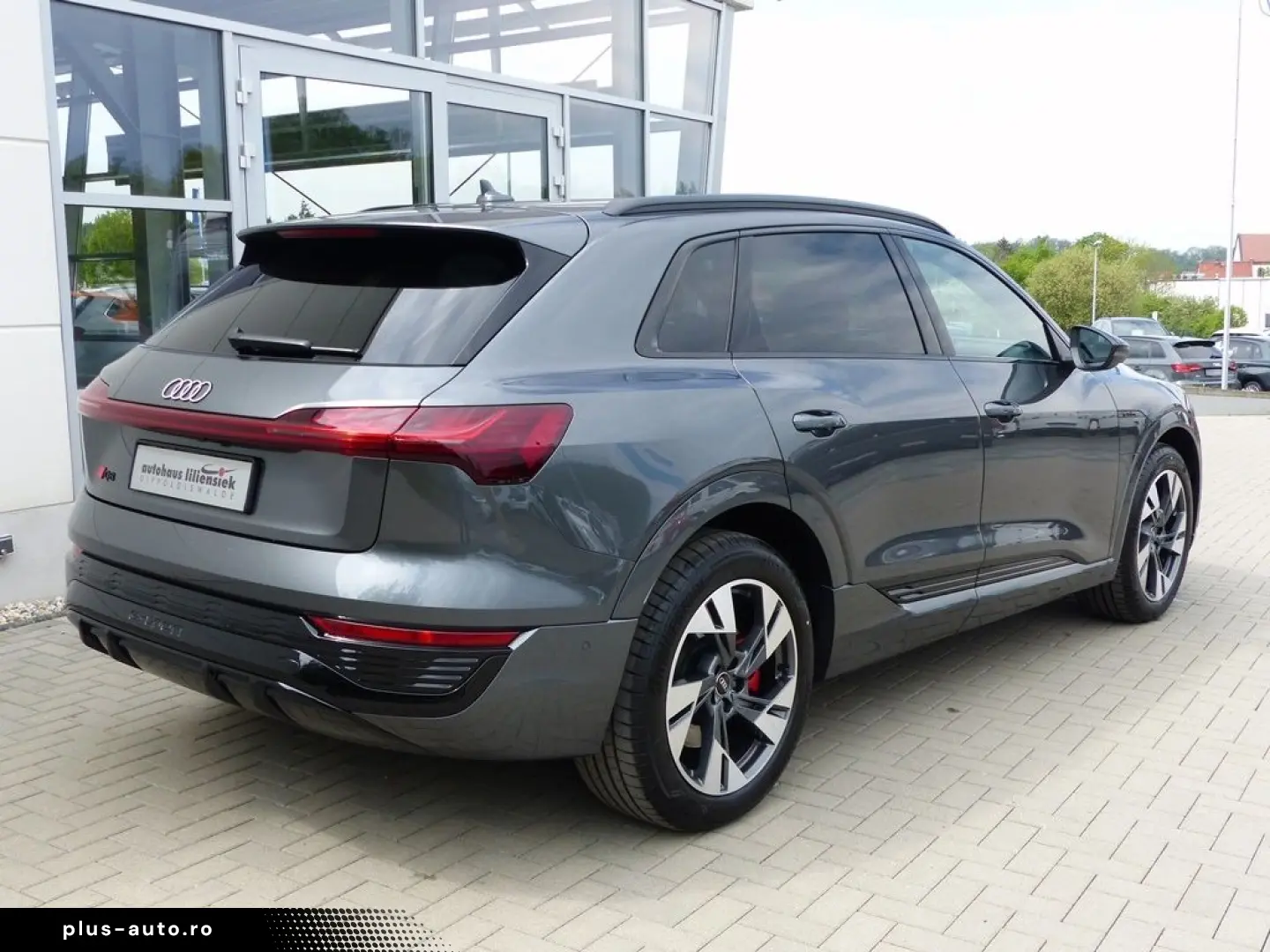 AUDI Q8 55 e-tron quattro 300KW S line  LED ACC PDC