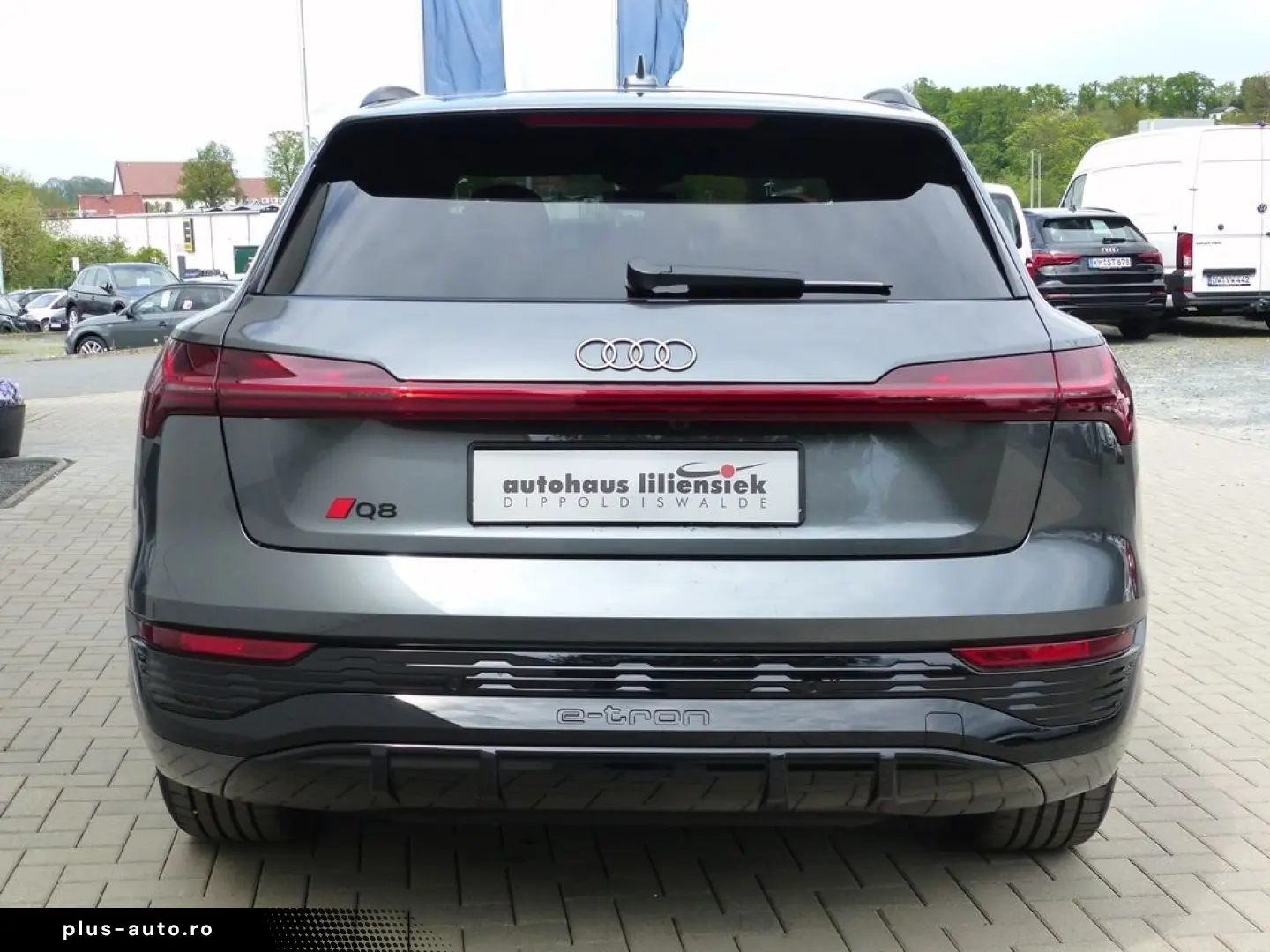AUDI Q8 55 e-tron quattro 300KW S line  LED ACC PDC