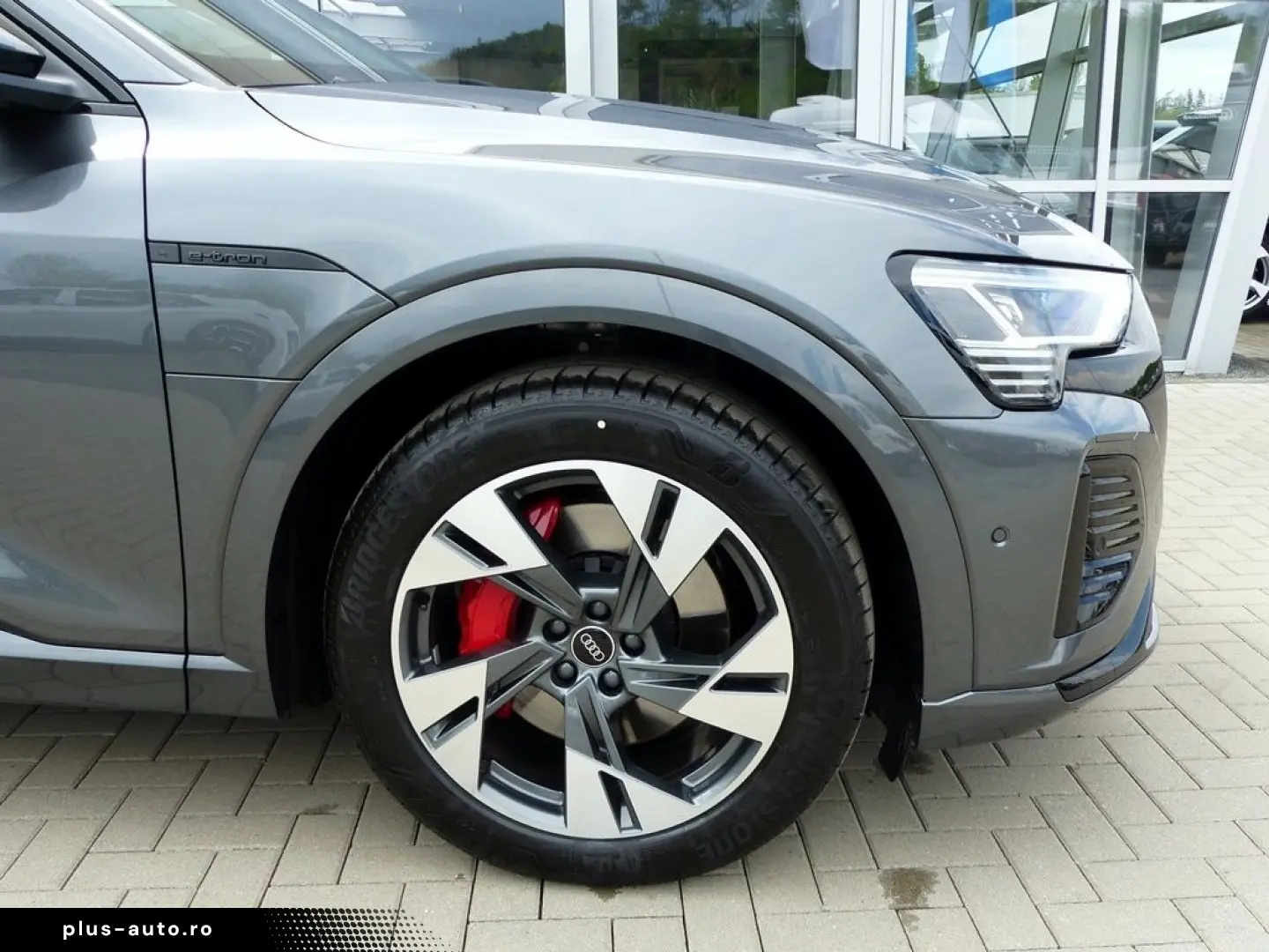 AUDI Q8 55 e-tron quattro 300KW S line  LED ACC PDC