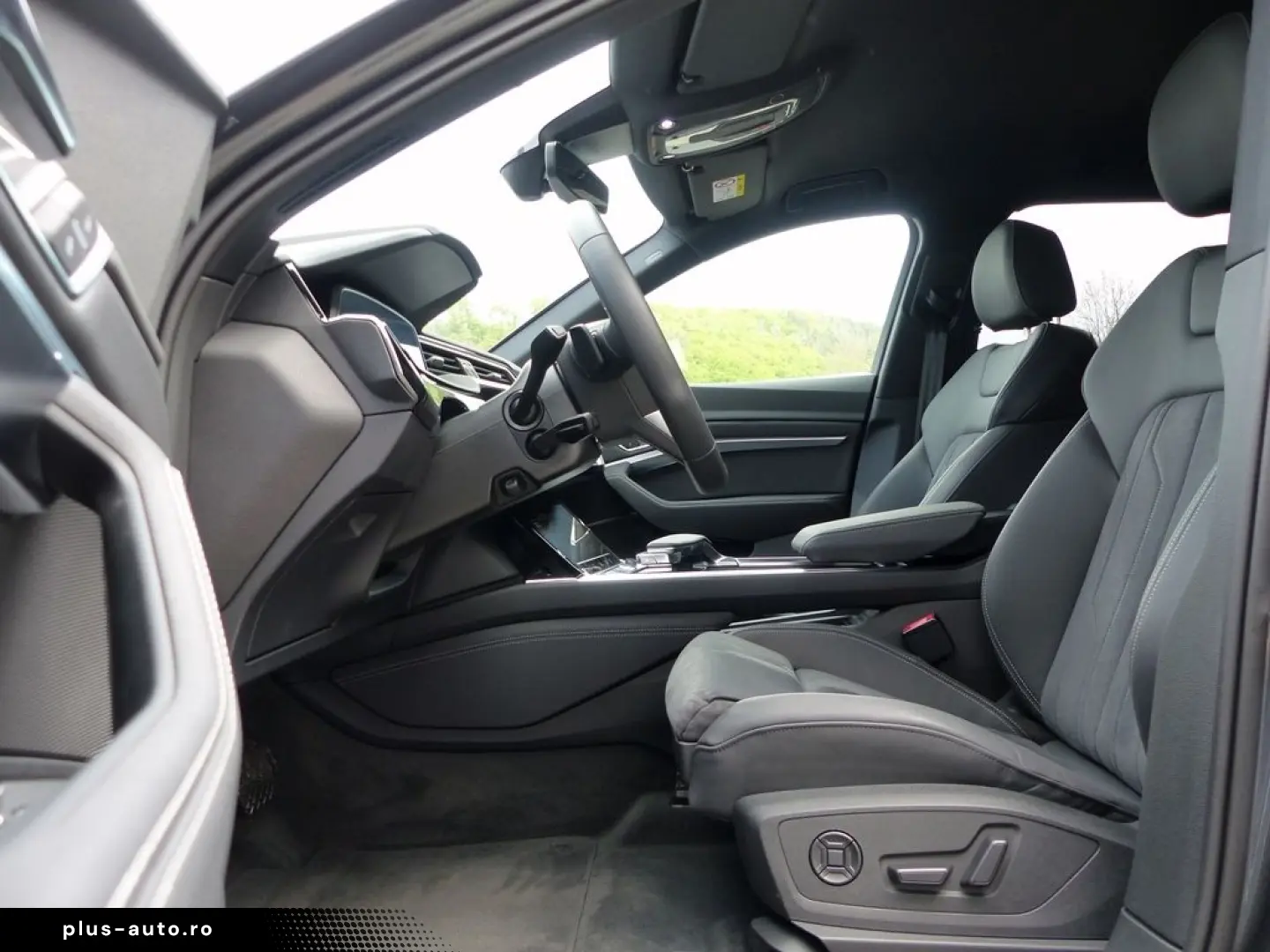 AUDI Q8 55 e-tron quattro 300KW S line  LED ACC PDC