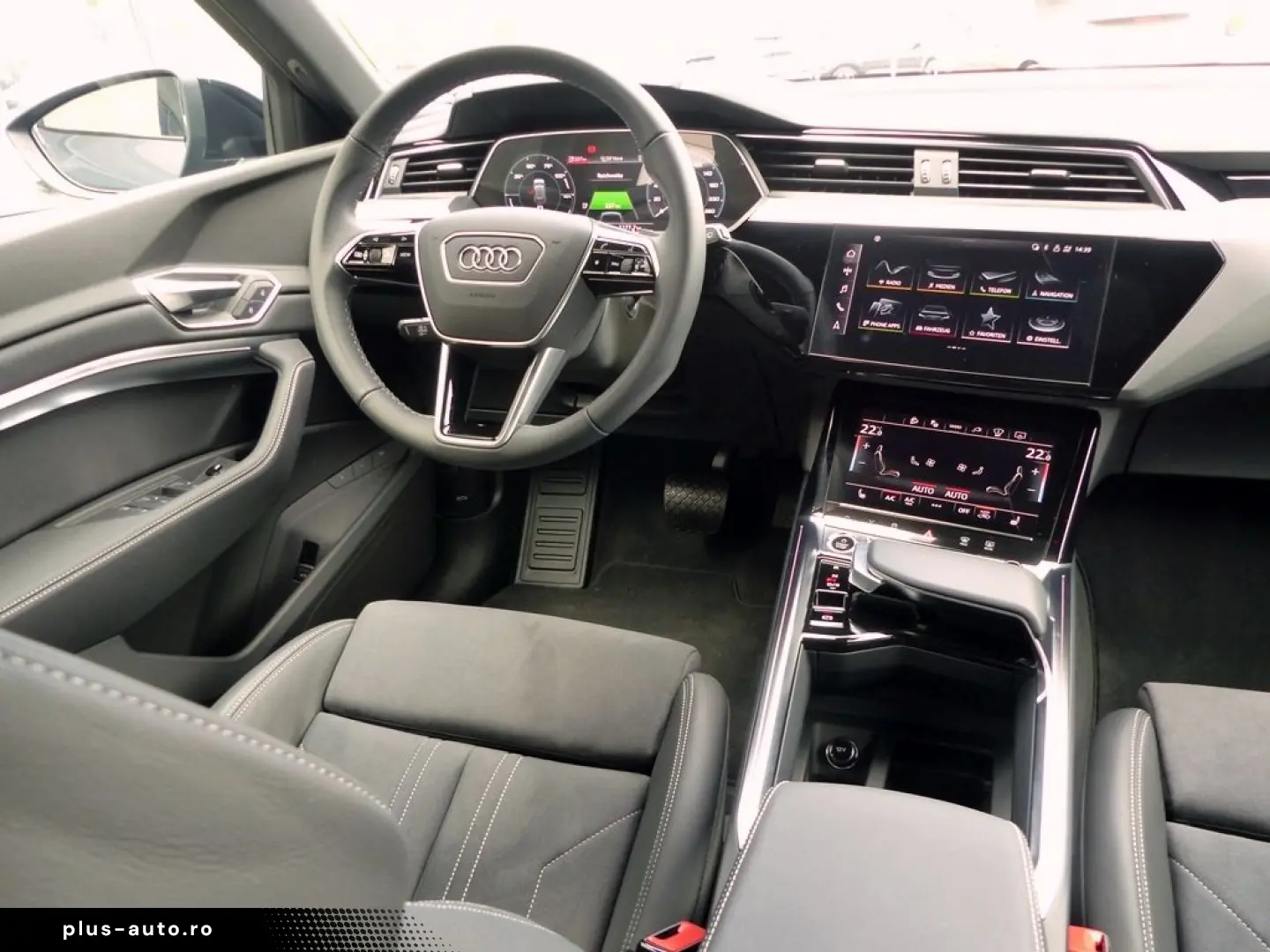 AUDI Q8 55 e-tron quattro 300KW S line  LED ACC PDC