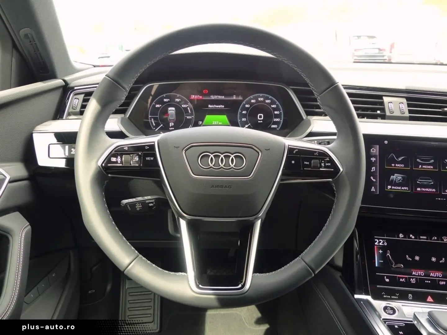 AUDI Q8 55 e-tron quattro 300KW S line  LED ACC PDC