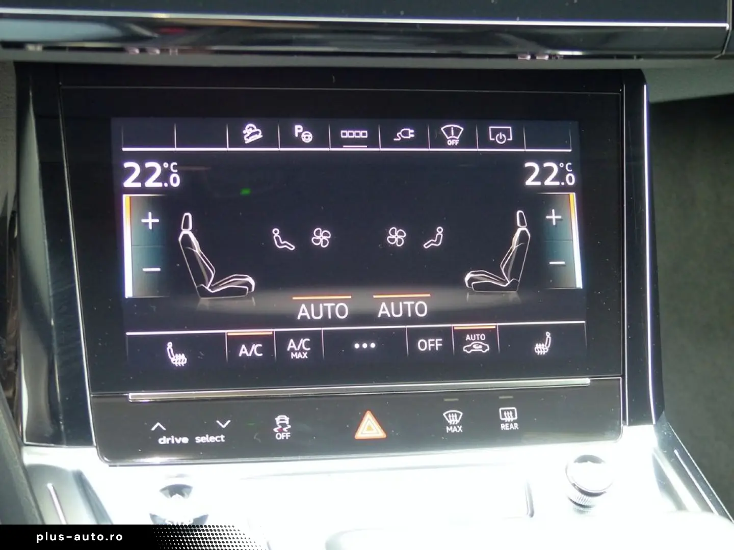 AUDI Q8 55 e-tron quattro 300KW S line  LED ACC PDC