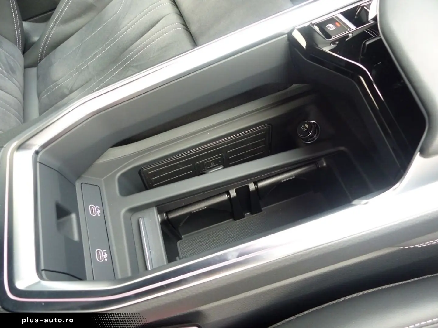 AUDI Q8 55 e-tron quattro 300KW S line  LED ACC PDC