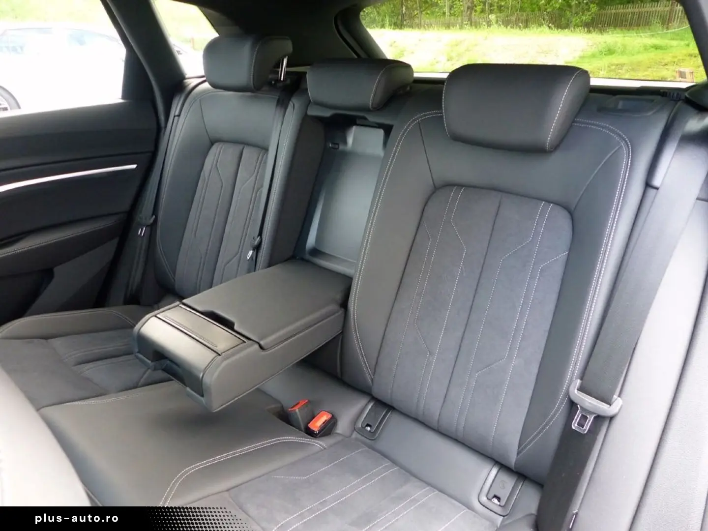 AUDI Q8 55 e-tron quattro 300KW S line  LED ACC PDC