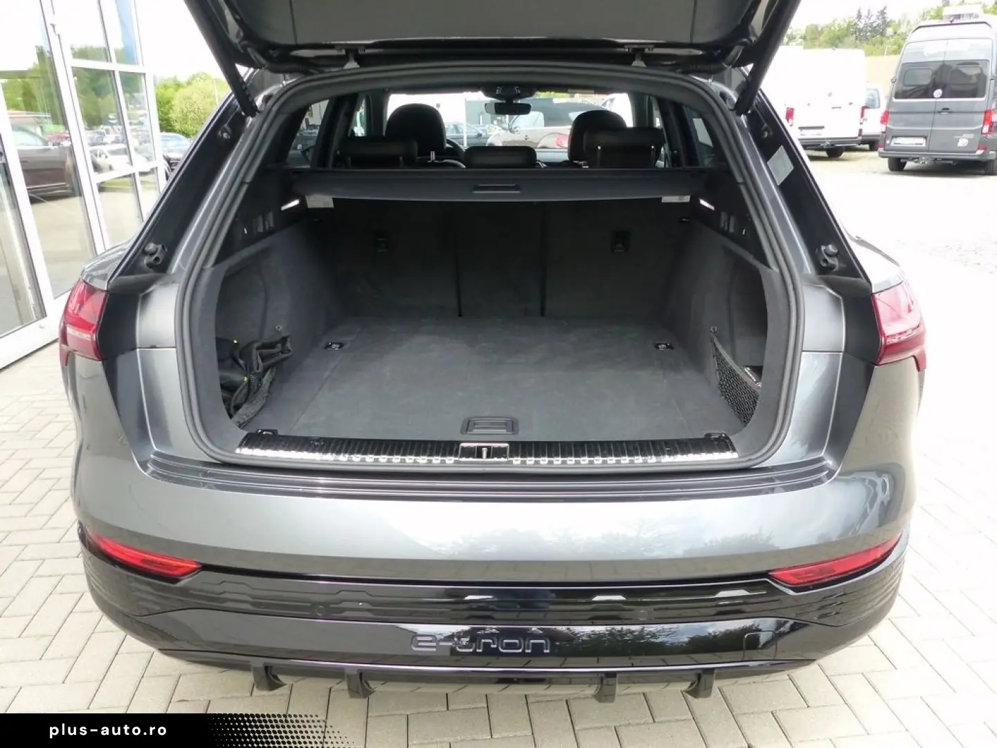 AUDI Q8 55 e-tron quattro 300KW S line  LED ACC PDC