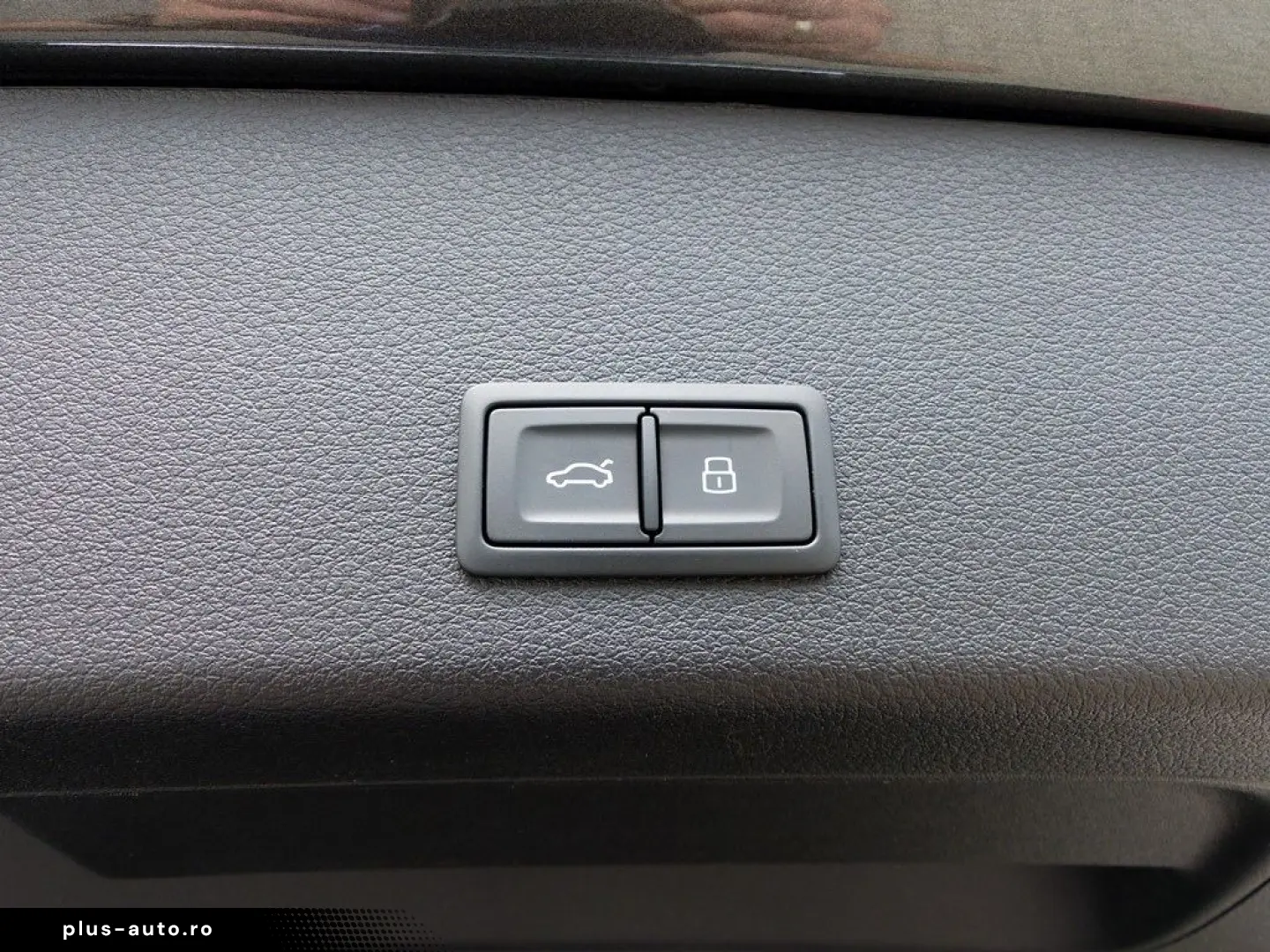 AUDI Q8 55 e-tron quattro 300KW S line  LED ACC PDC