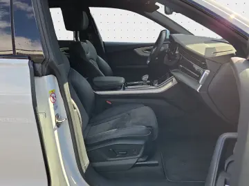 AUDI Q8 SUV 50 TDI quattro S line Optikpaket Pano vir