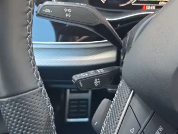 AUDI Q8 SUV 50 TDI quattro S line Optikpaket Pano vir