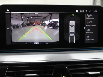 BMW 530 e  HUD LASER CAM TOT SPUR VIRTUAL